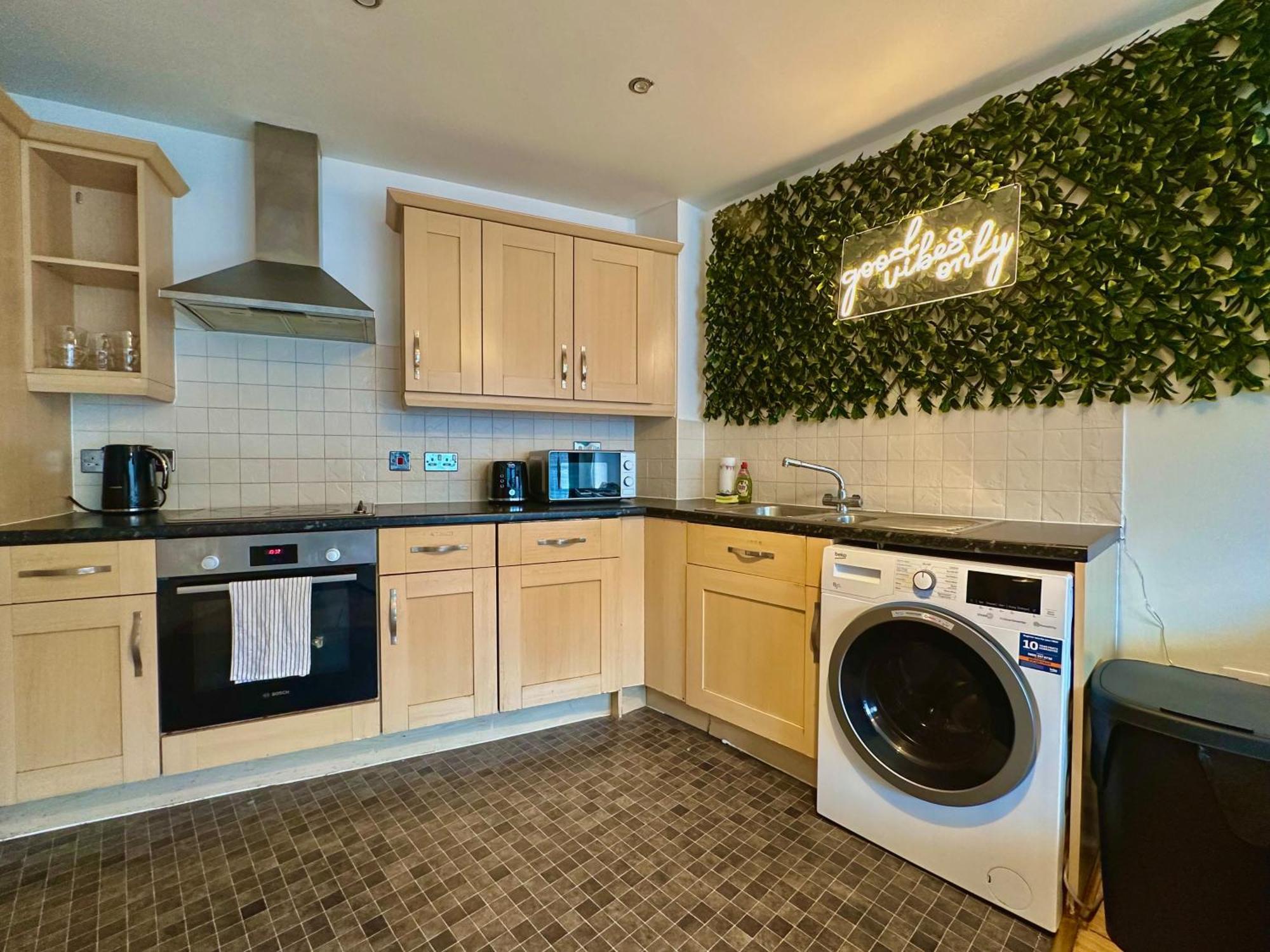 Watford Serviced Apartment, Free Parking, City Centre Εξωτερικό φωτογραφία