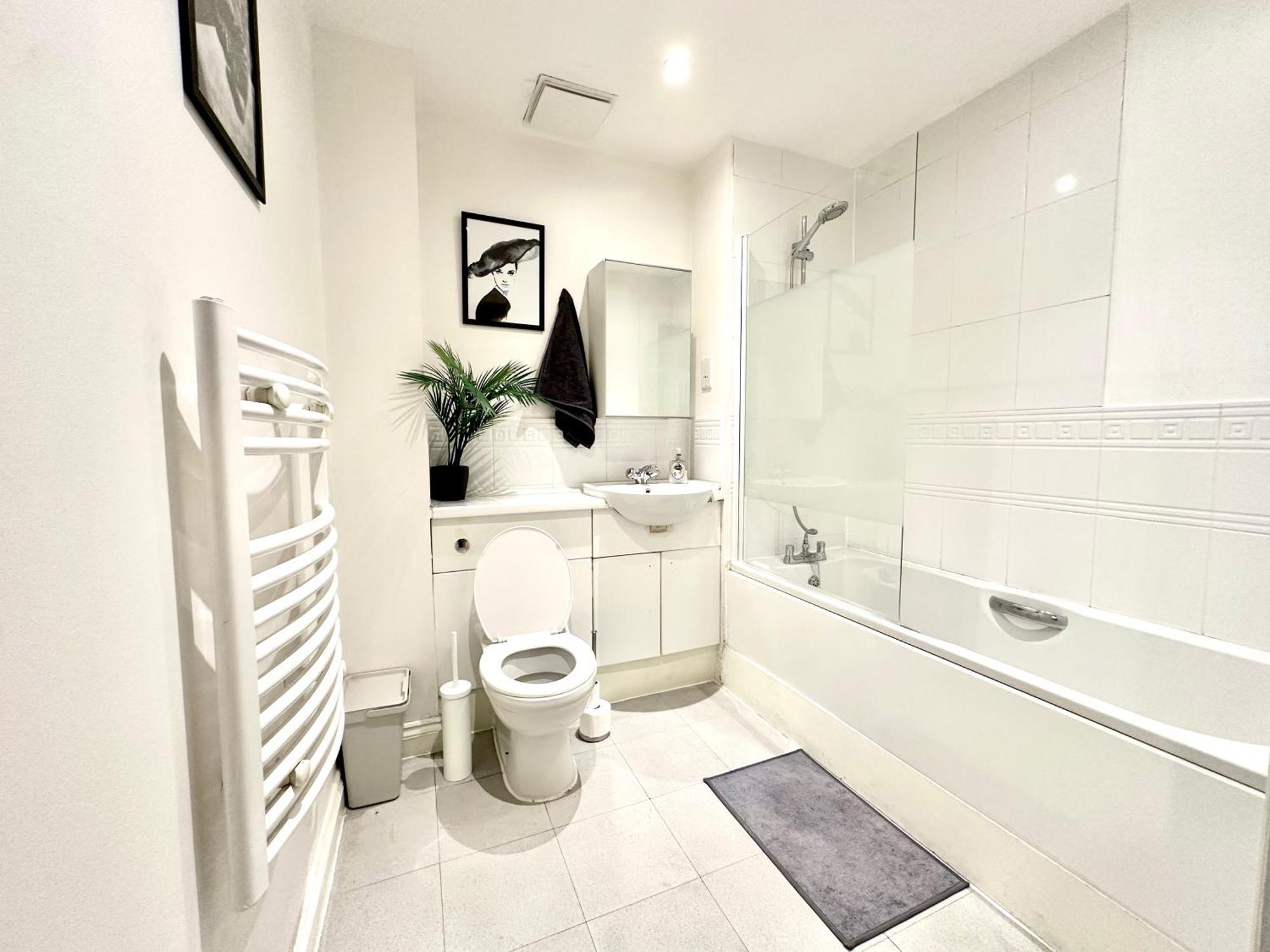 Watford Serviced Apartment, Free Parking, City Centre Εξωτερικό φωτογραφία