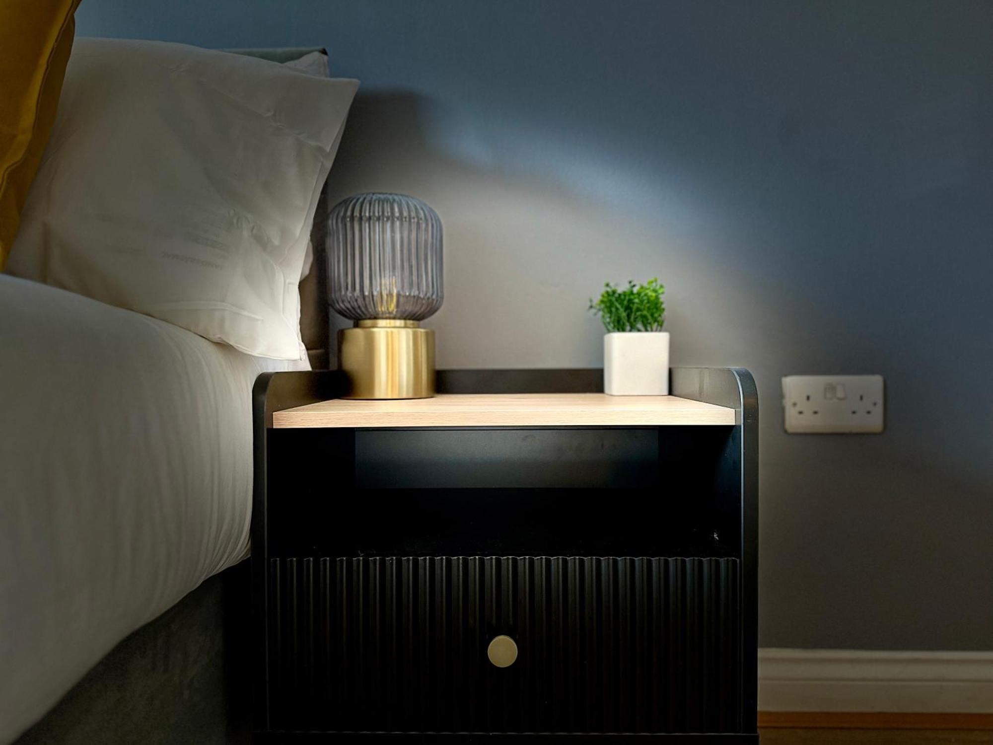 Watford Serviced Apartment, Free Parking, City Centre Εξωτερικό φωτογραφία