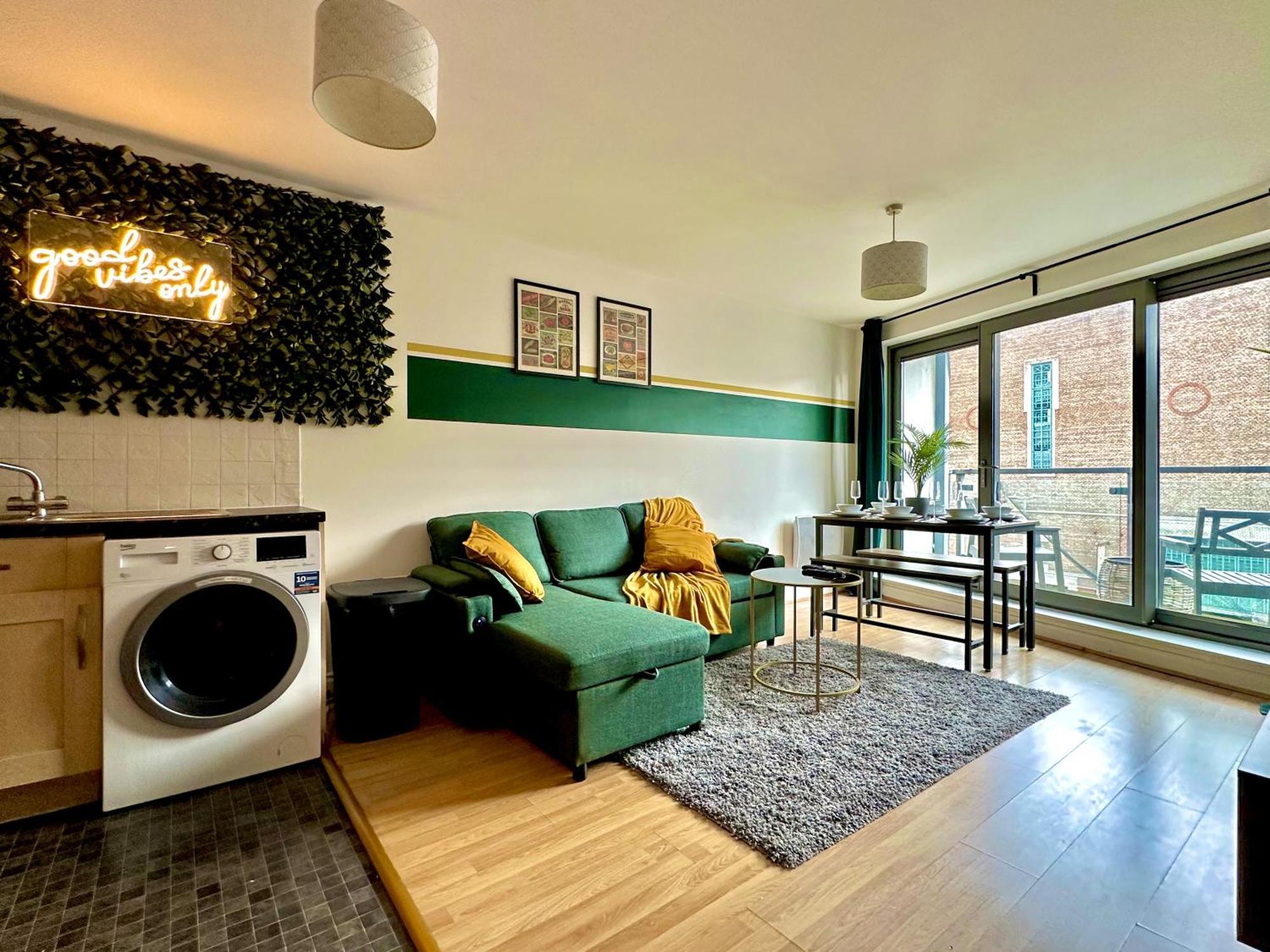 Watford Serviced Apartment, Free Parking, City Centre Εξωτερικό φωτογραφία